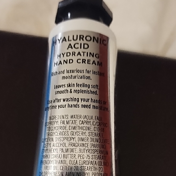 Hyaluronic Acid Hydrating Hand Cream - Silver and Blue - Picture 2 of 4